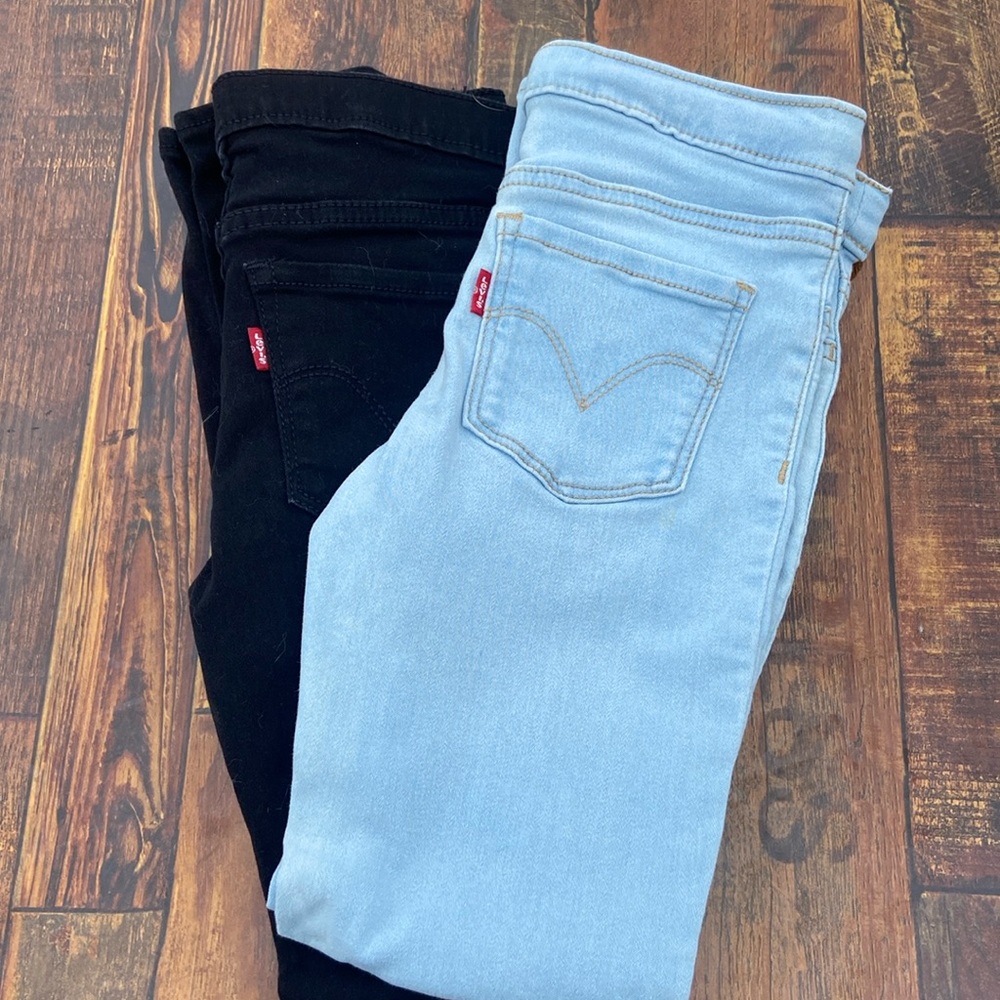 Never worn Levis girls pull on leggings